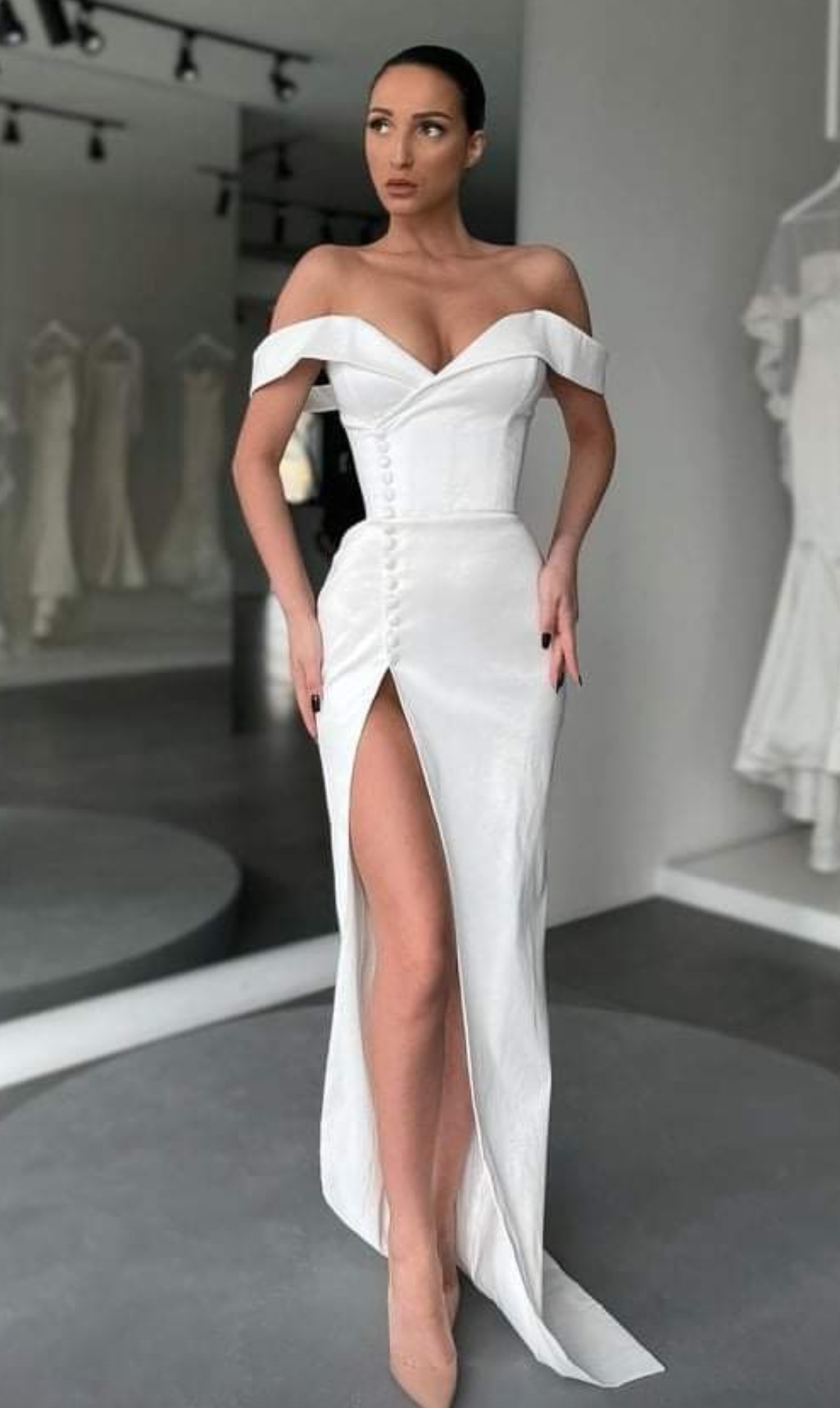 Brudekjole med ærmer 